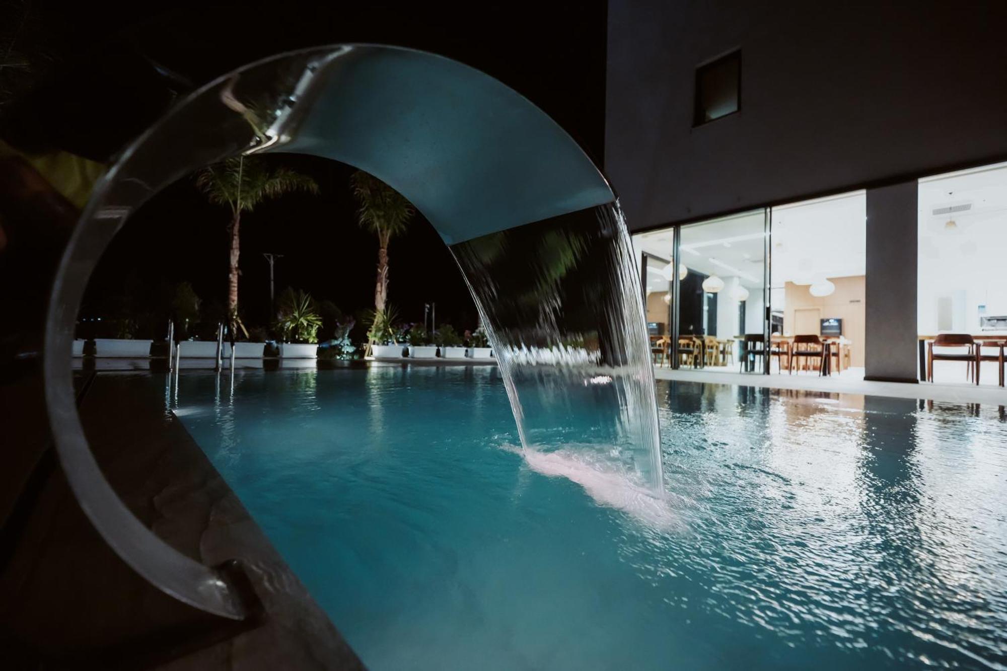 Euro Hotel Ксамил Экстерьер фото
