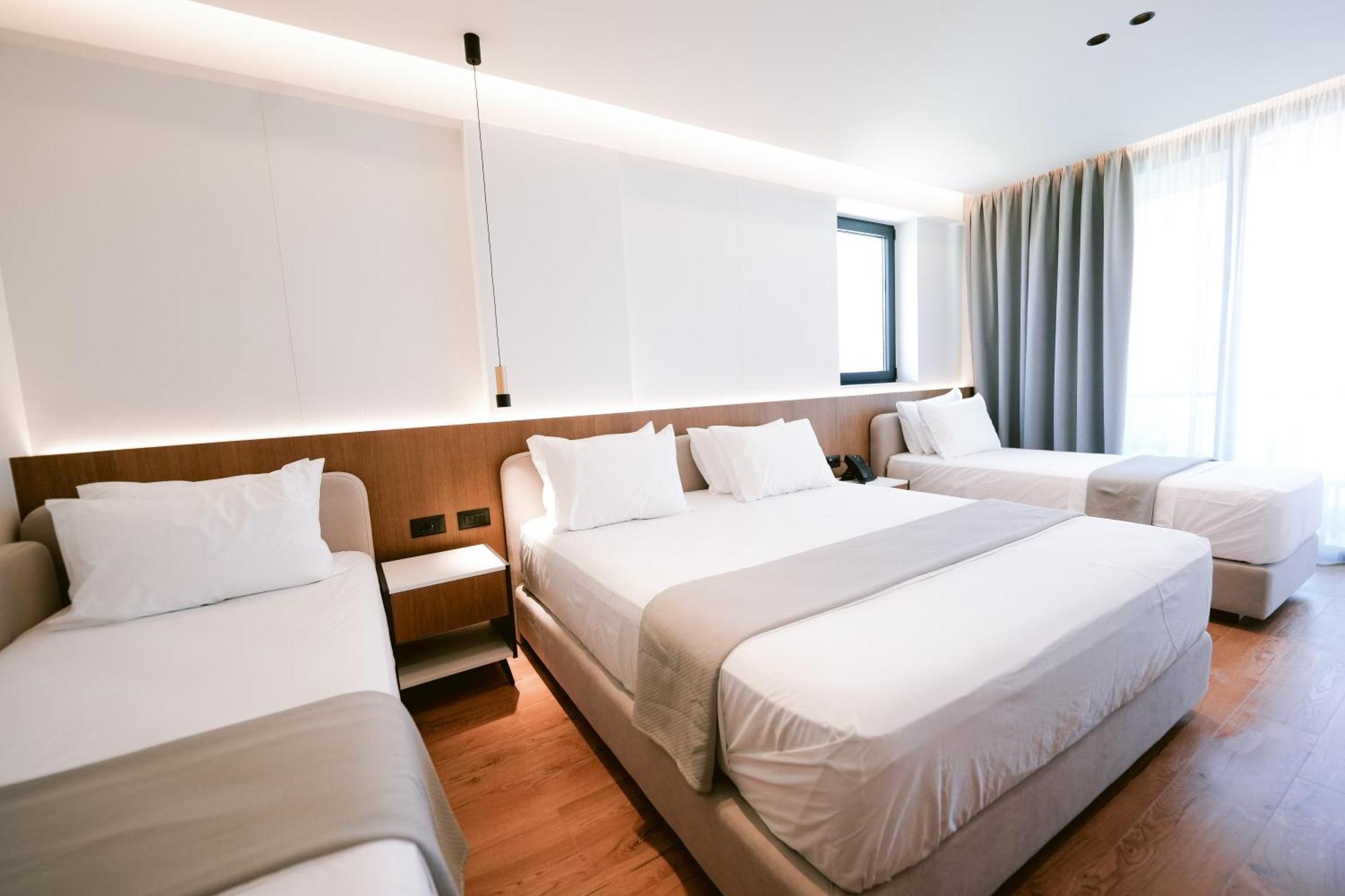 Euro Hotel Ксамил Экстерьер фото