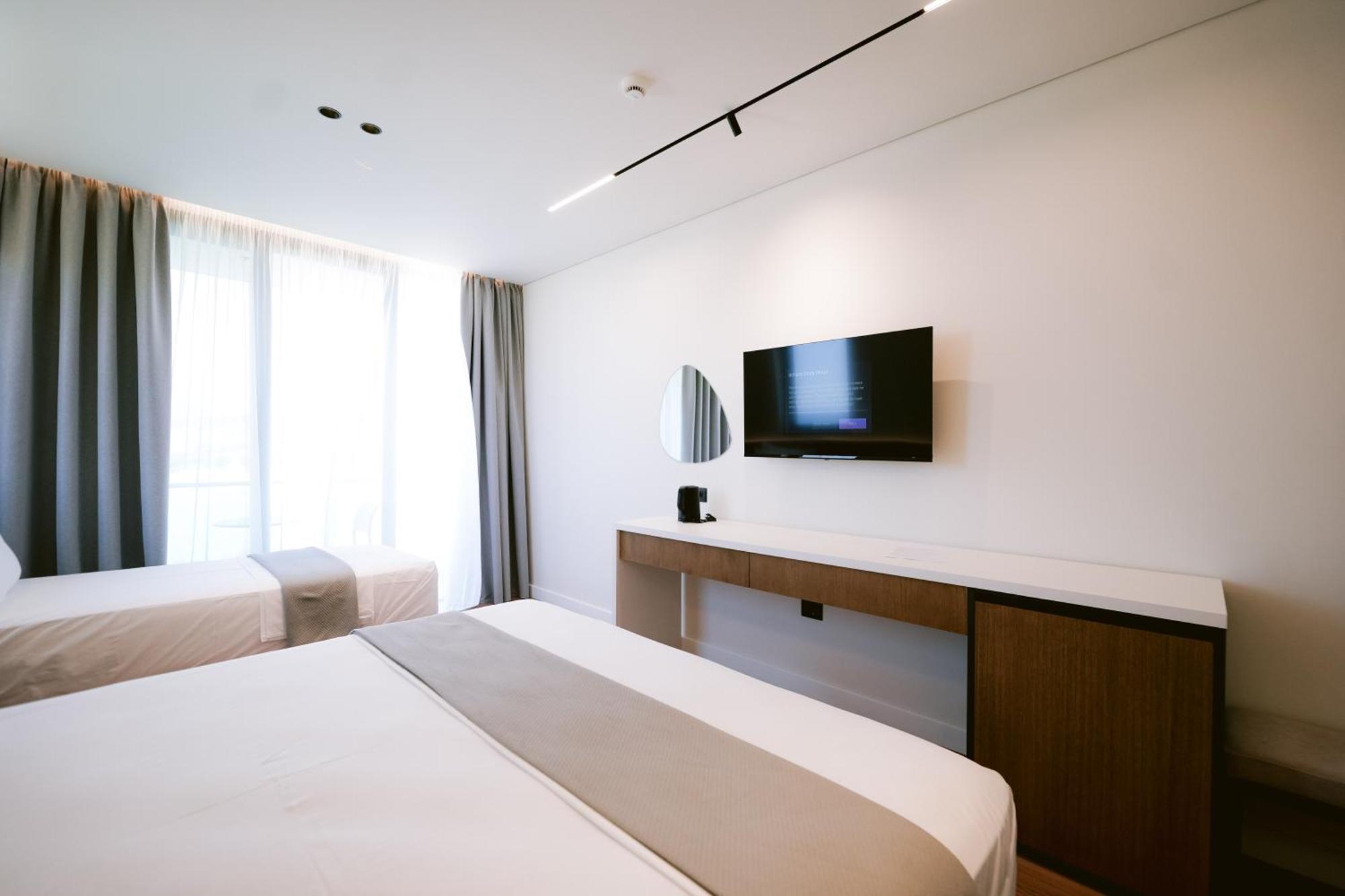 Euro Hotel Ксамил Экстерьер фото