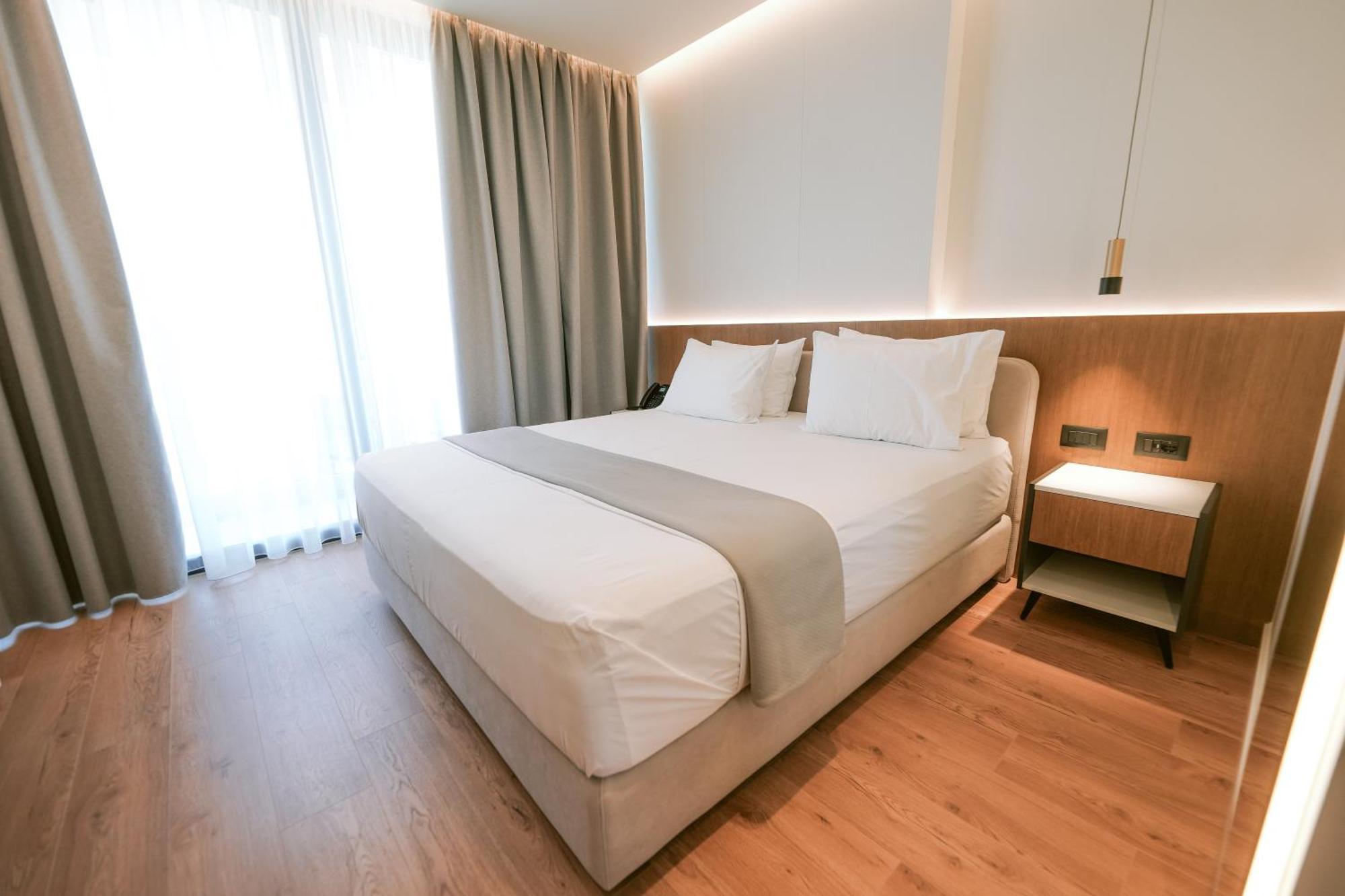 Euro Hotel Ксамил Экстерьер фото